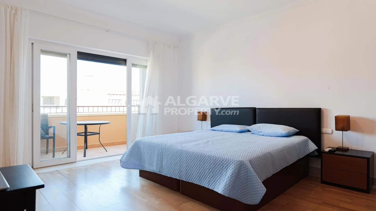 Apartamento T2 para Venda em Quarteira Foto 4