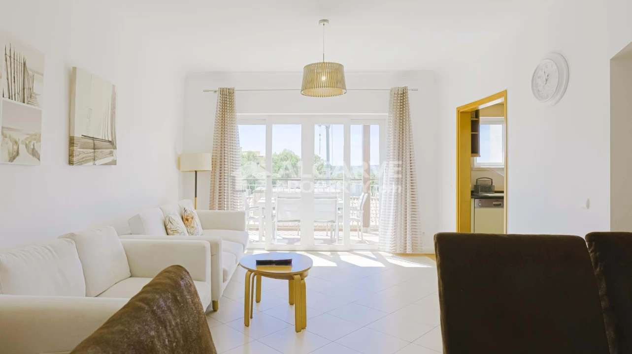 Apartamento T2 para Venda em Quarteira Foto 9