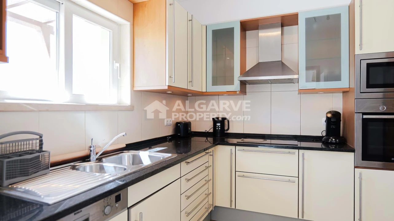 Apartamento T2 para Venda em Quarteira Foto 10