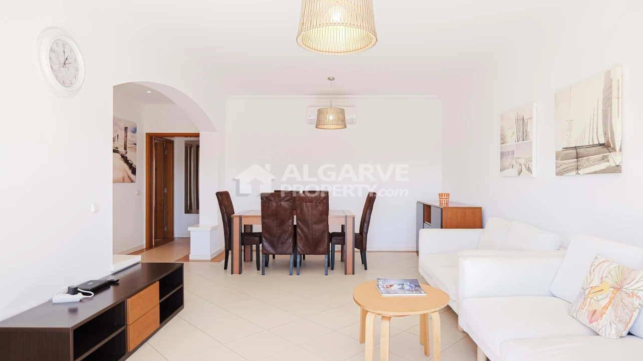 Apartamento T2 para Venda em Quarteira Foto 2