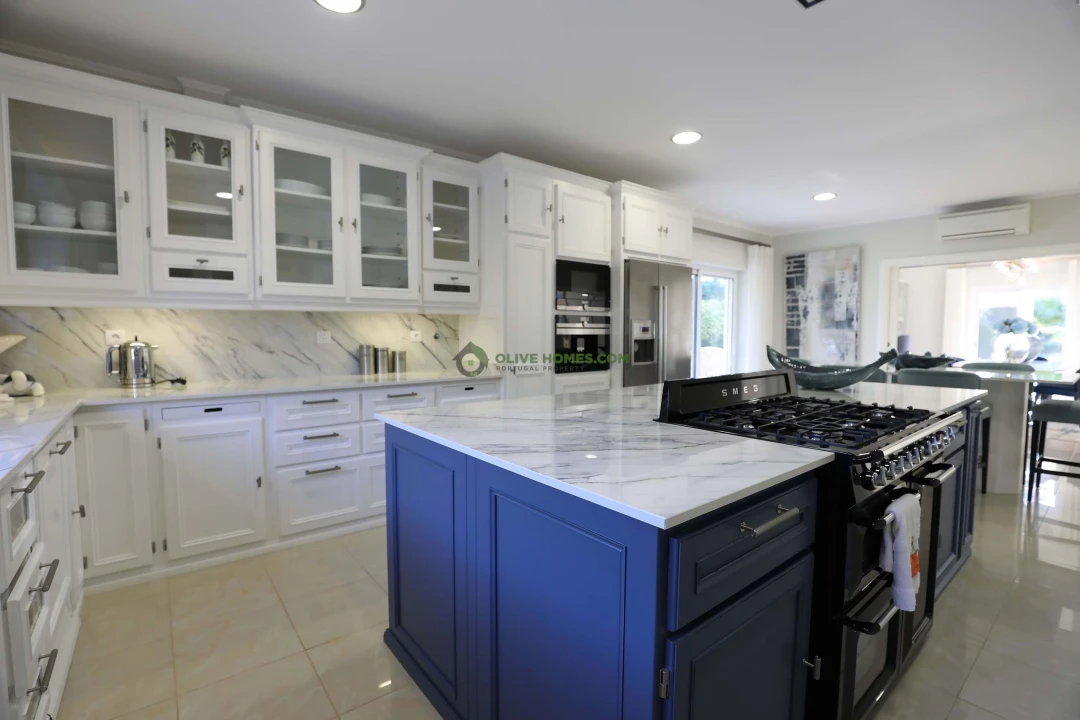 Moradia T5 para Venda em Quarteira Foto 7