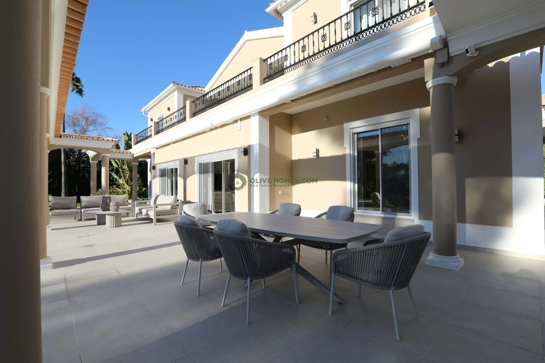 Moradia T5 para Venda em Quarteira Foto 33