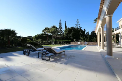 Moradia T5 para Venda em Quarteira