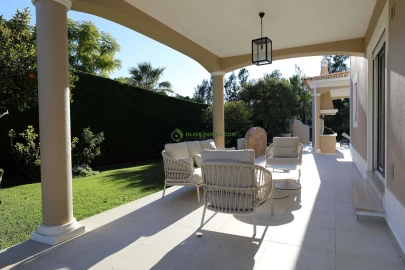 Moradia T5 para Venda em Quarteira