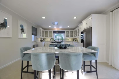 Moradia T5 para Venda em Quarteira