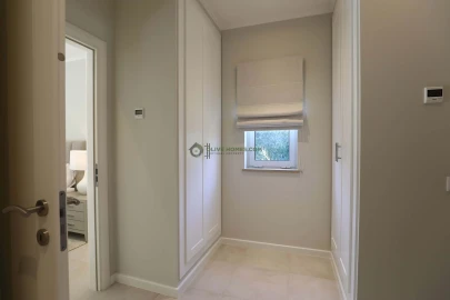 Moradia T5 para Venda em Quarteira