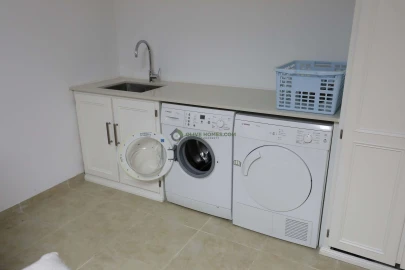 Moradia T5 para Venda em Quarteira