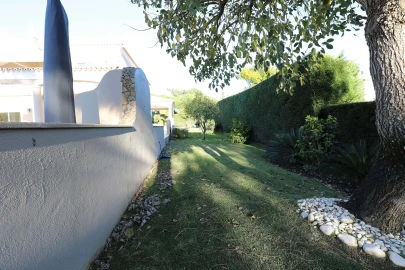 Moradia T5 para Venda em Quarteira