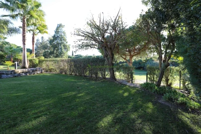 Moradia T5 para Venda em Quarteira