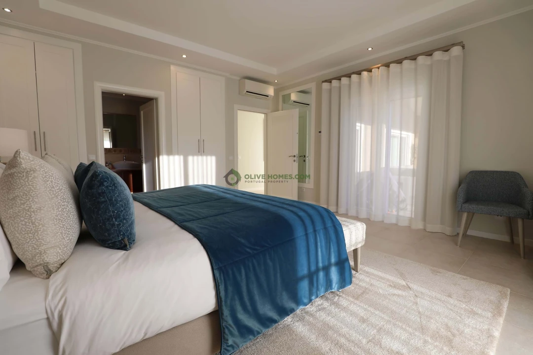 Moradia T5 para Venda em Quarteira Foto 90