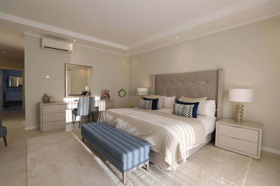 Moradia T5 para Venda em Quarteira Foto 82