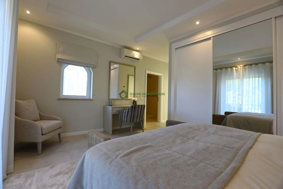 Moradia T5 para Venda em Quarteira Foto 98