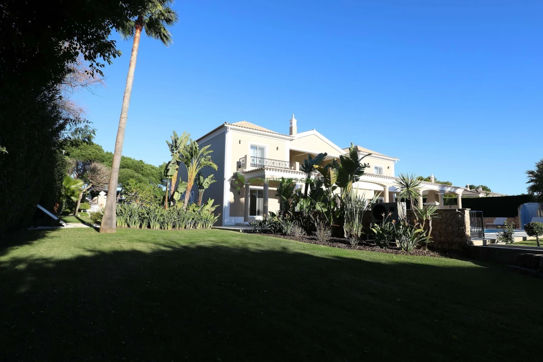 Moradia T5 para Venda em Quarteira Foto 27