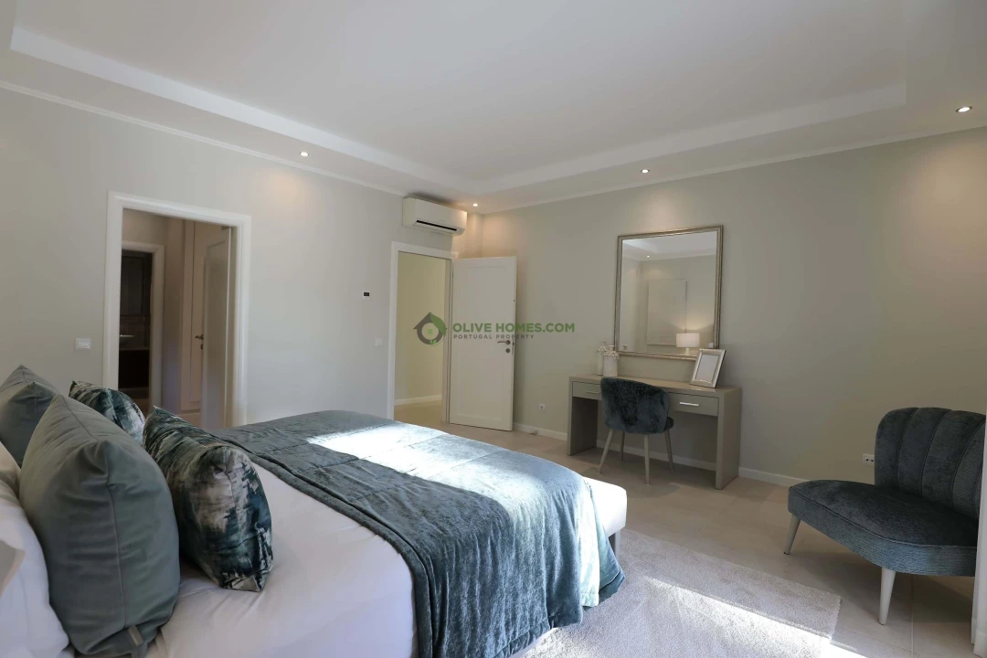 Moradia T5 para Venda em Quarteira Foto 47