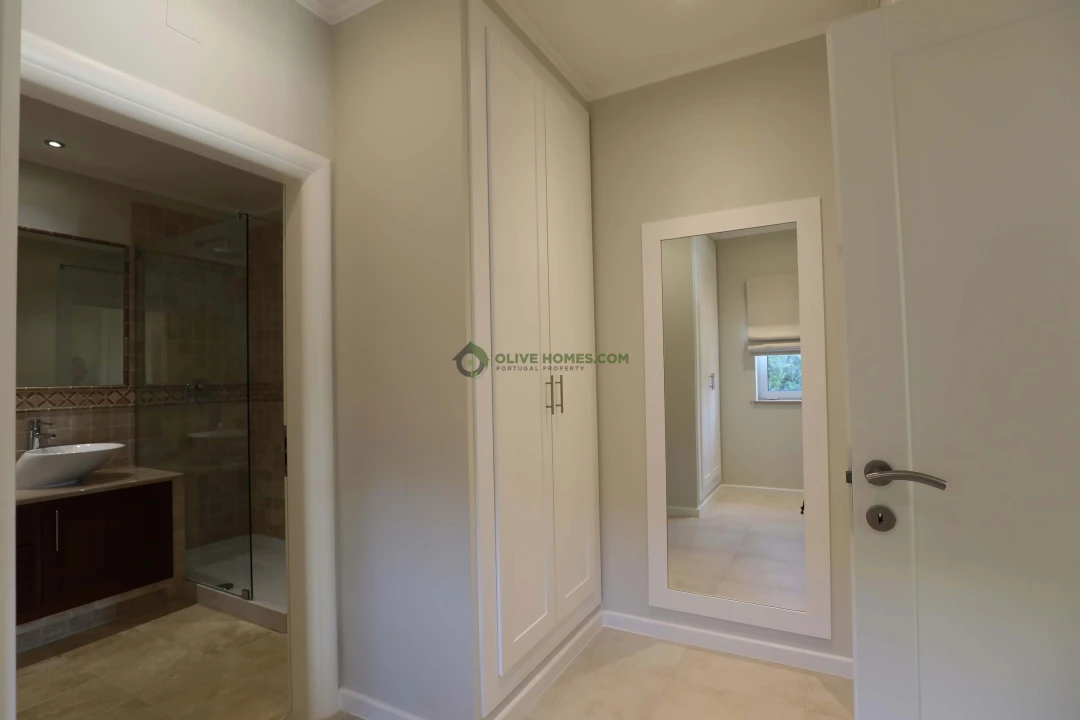 Moradia T5 para Venda em Quarteira Foto 50