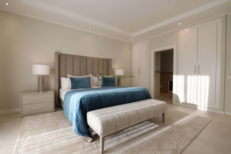 Moradia T5 para Venda em Quarteira Foto 89