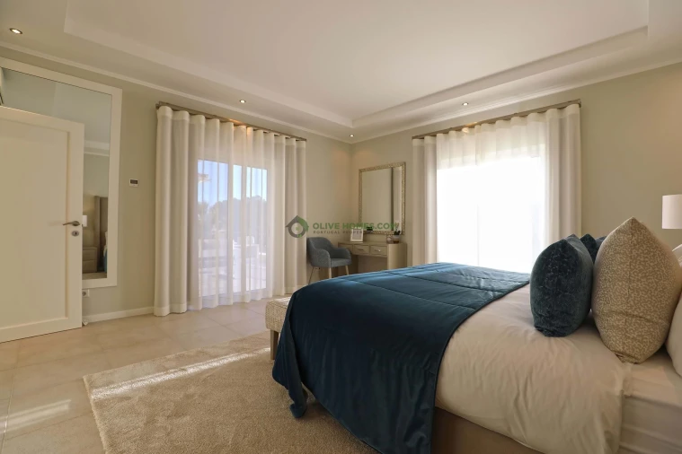 Moradia T5 para Venda em Quarteira Foto 91