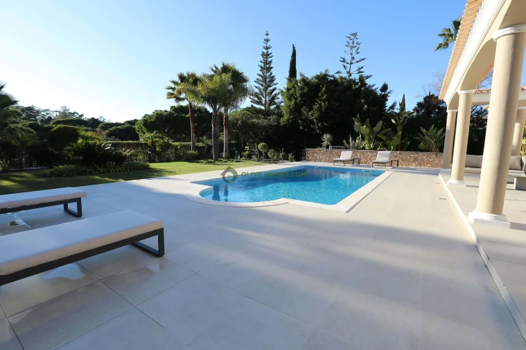 Moradia T5 para Venda em Quarteira Foto 34