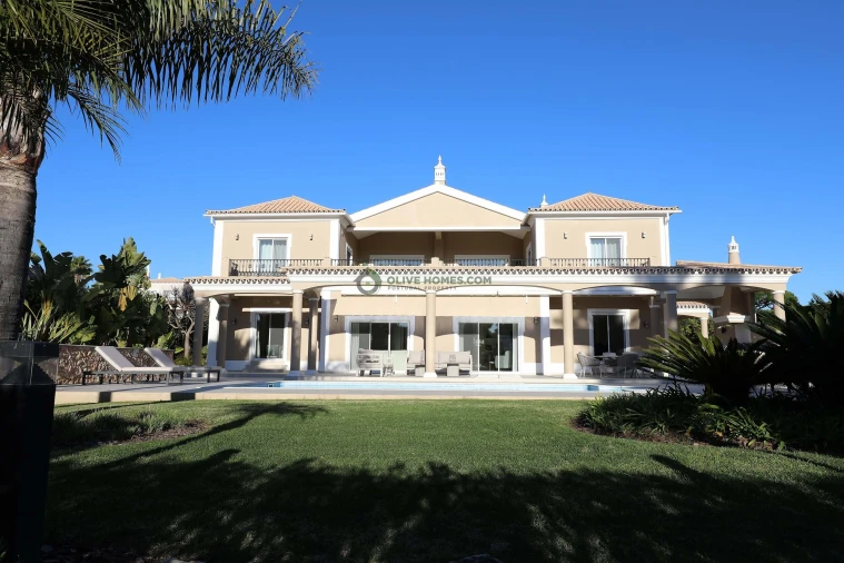 Moradia T5 para Venda em Quarteira Foto 21