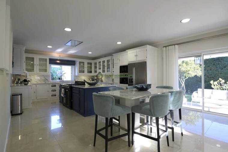 Moradia T5 para Venda em Quarteira Foto 58