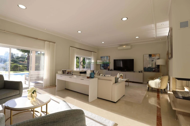 Moradia T5 para Venda em Quarteira Foto 70