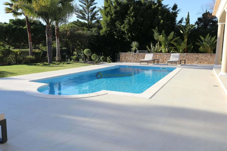 Moradia T5 para Venda em Quarteira Foto 35