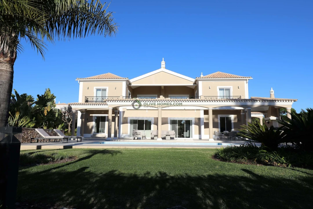 Moradia T5 para Venda em Quarteira Foto 21