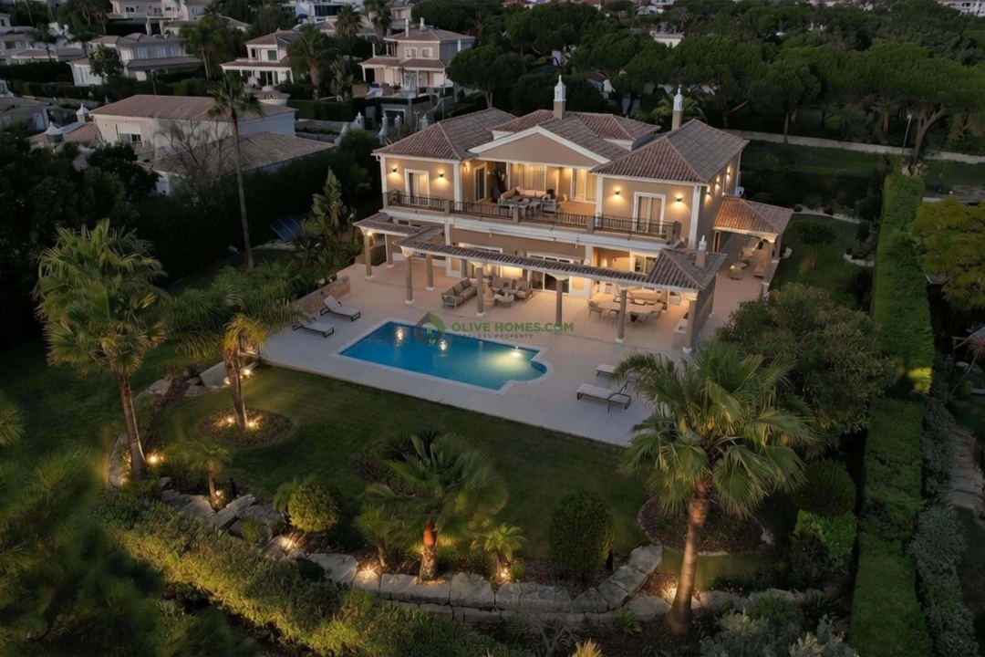 Moradia T5 para Venda em Quarteira Foto 28