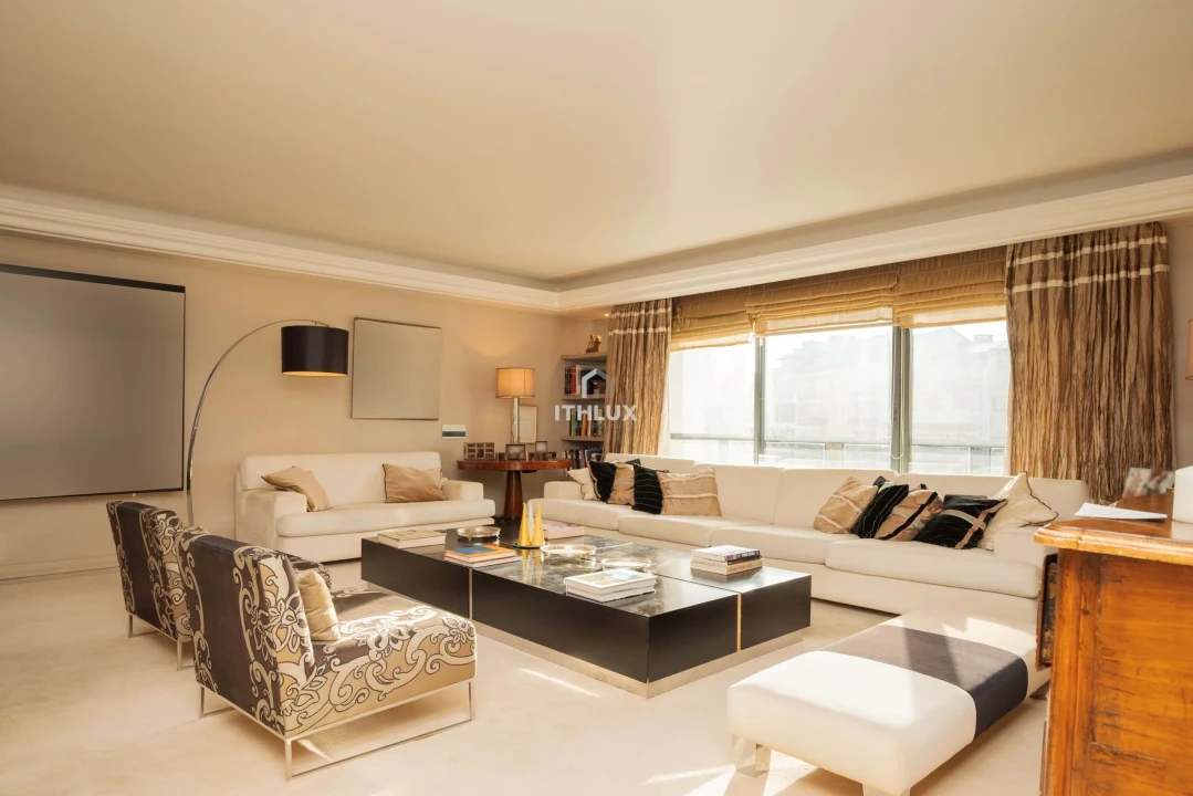 Apartamento T4 para Venda em Avenidas Novas Foto 1
