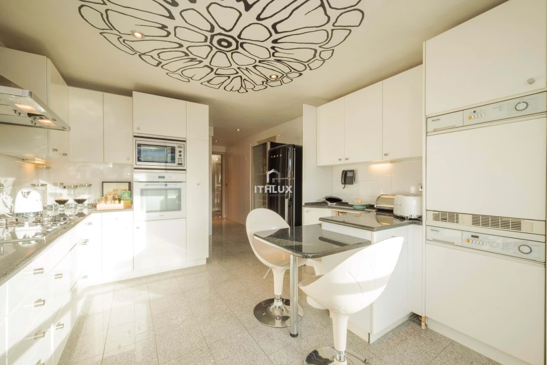 Apartamento T4 para Venda em Avenidas Novas Foto 48