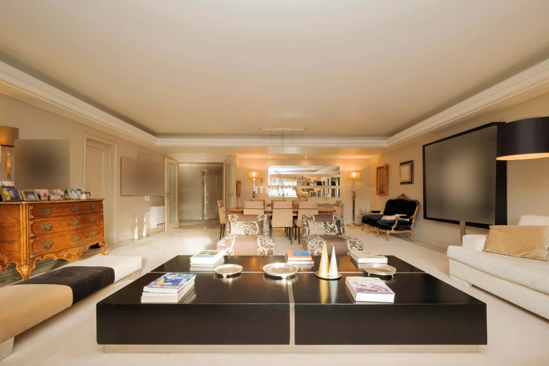 Apartamento T4 para Venda em Avenidas Novas Foto 6
