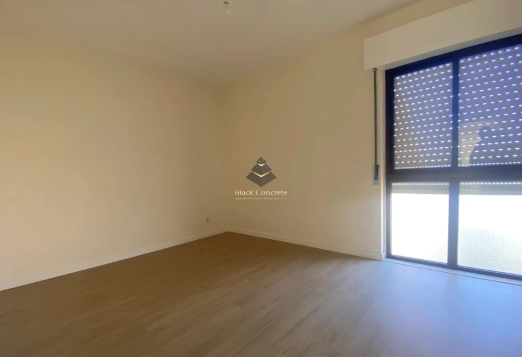 Apartamento T2 para Venda em Algueirão-Mem Martins Foto 1