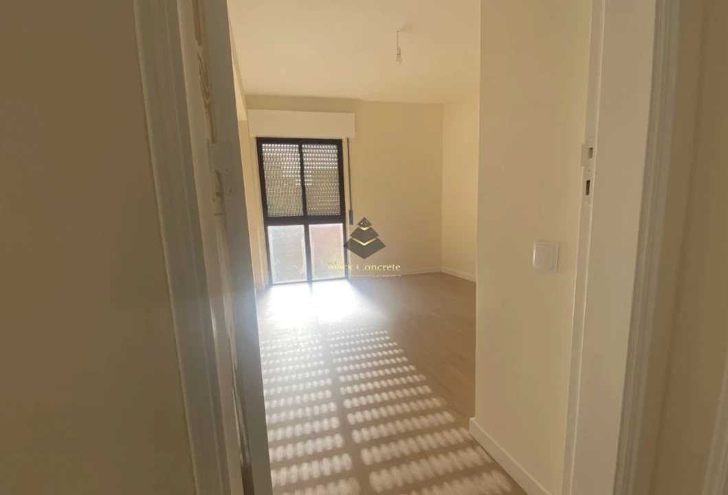 Apartamento T2 para Venda em Algueirão-Mem Martins Foto 3