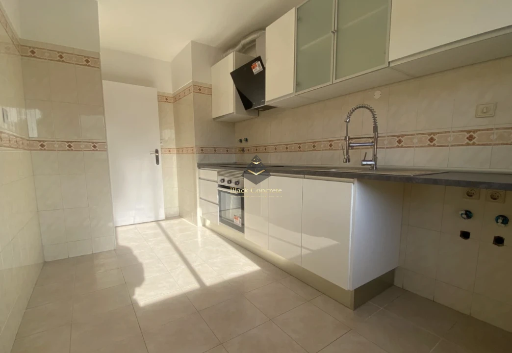 Apartamento T2 para Venda em Algueirão-Mem Martins Foto 8