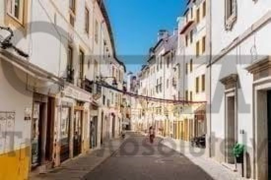 Prédio para Venda em Bacelo e Senhora da Saúde Foto 19