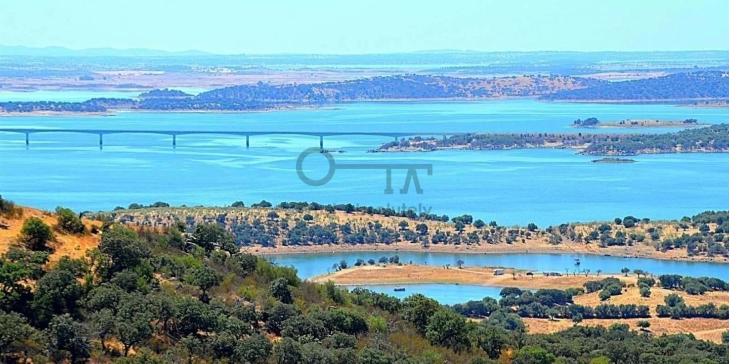 Prédio para Venda em Bacelo e Senhora da Saúde Foto 12