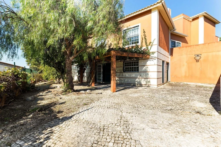 Moradia T5 para Venda em Agualva e Mira-Sintra Foto 5