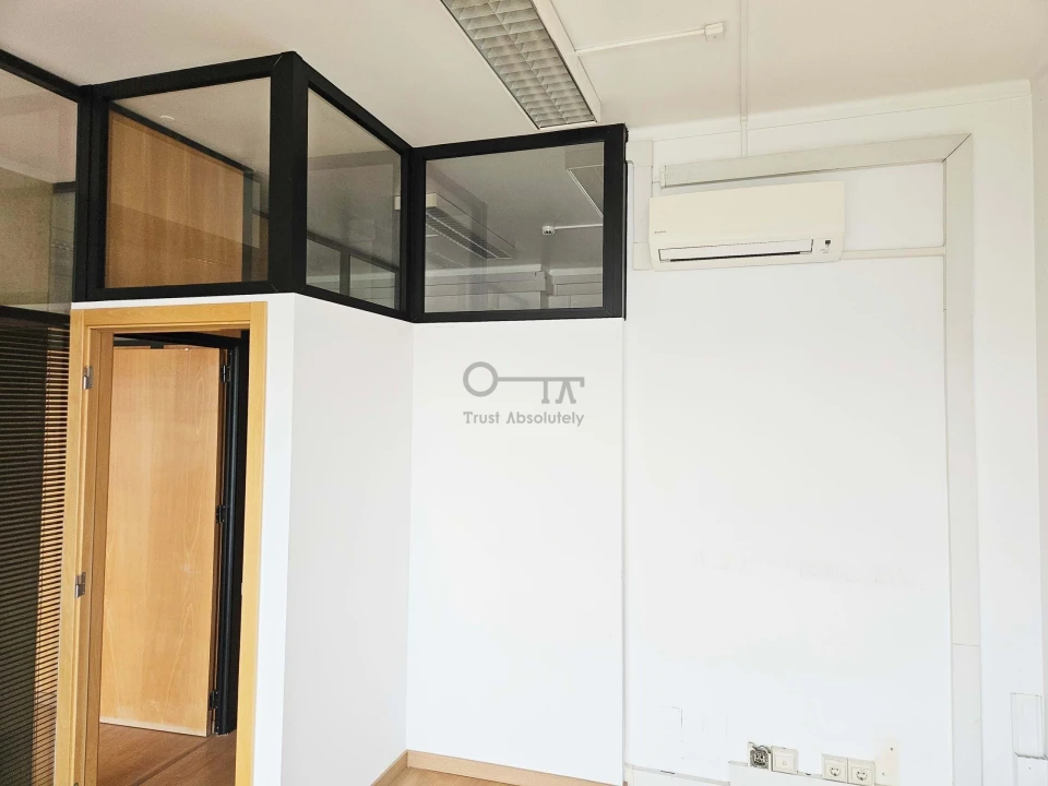 Escritório para Venda em Alvalade Foto 11