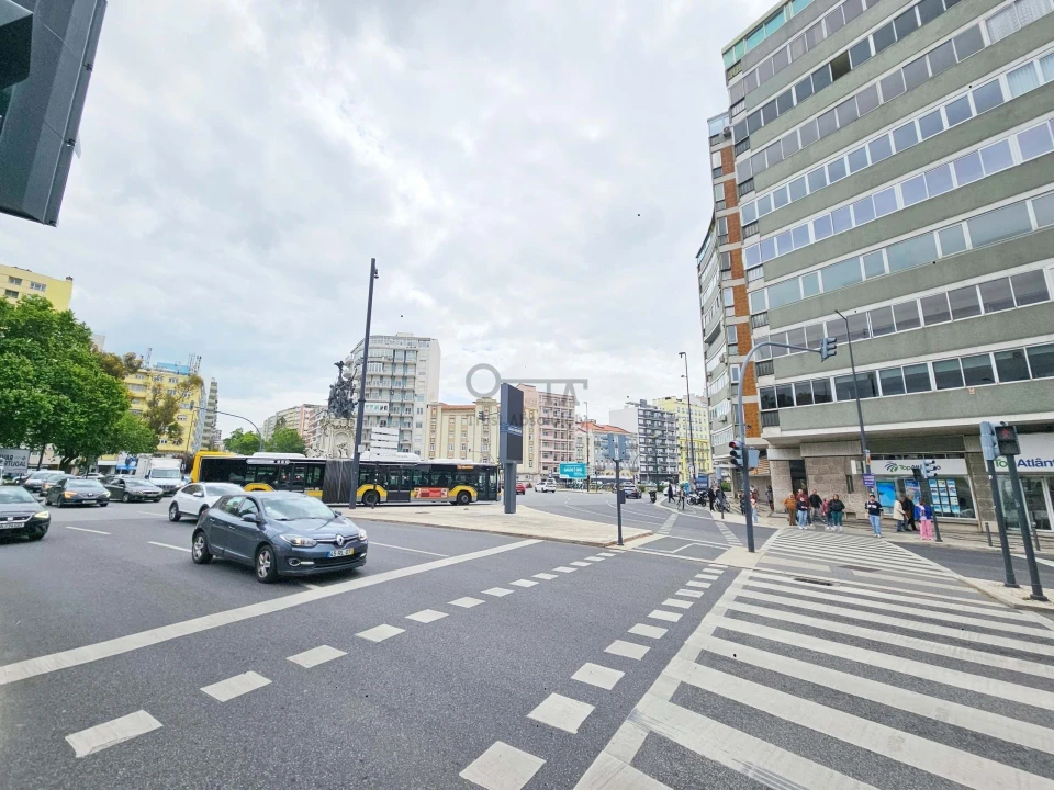 Escritório para Venda em Alvalade Foto 18
