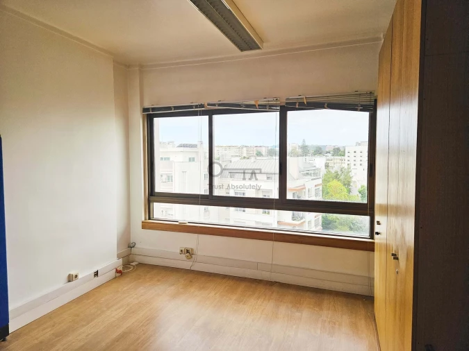 Escritório para Venda em Alvalade Foto 7