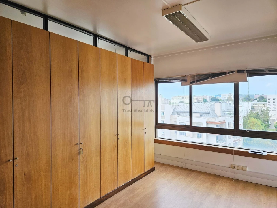 Escritório para Venda em Alvalade Foto 4