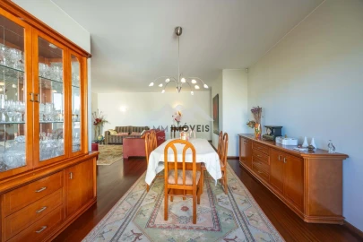 Apartamento T5 para Venda em Aldoar, Foz do Douro e Nevogilde