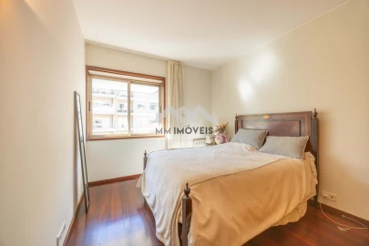 Apartamento T5 para Venda em Aldoar, Foz do Douro e Nevogilde