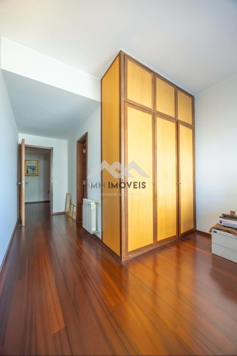 Apartamento T5 para Venda em Aldoar, Foz do Douro e Nevogilde