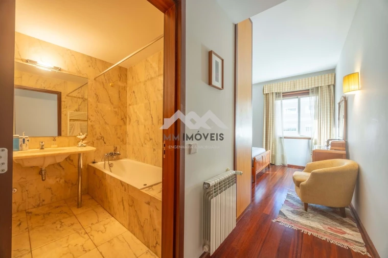 Apartamento T5 para Venda em Aldoar, Foz do Douro e Nevogilde Foto 18