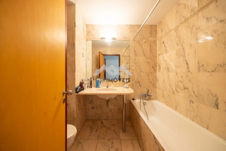 Apartamento T5 para Venda em Aldoar, Foz do Douro e Nevogilde Foto 40