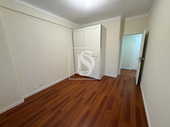 Apartamento T3 para Arrendamento em Carnaxide e Queijas Foto 21