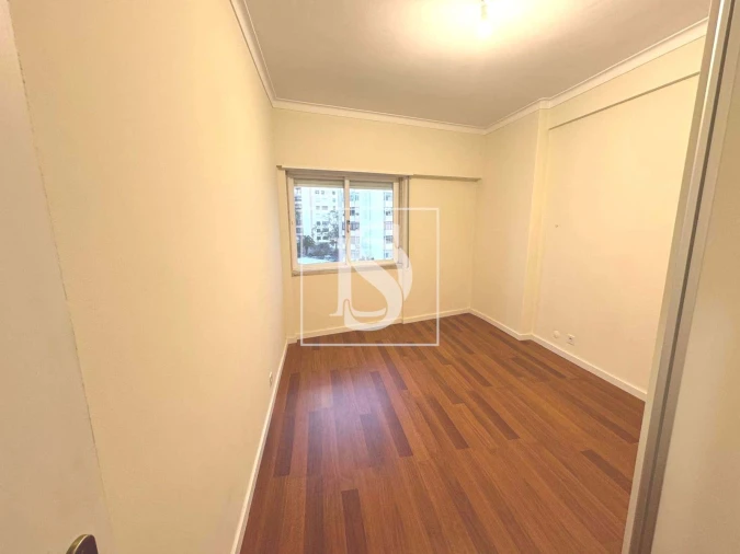 Apartamento T3 para Arrendamento em Carnaxide e Queijas Foto 19