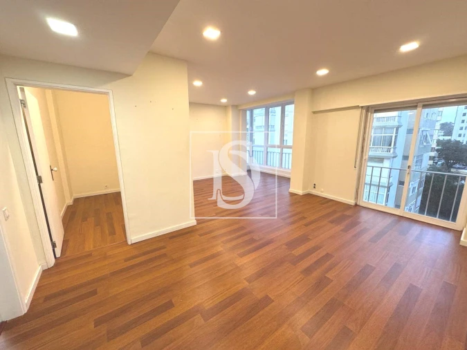 Apartamento T3 para Arrendamento em Carnaxide e Queijas Foto 8