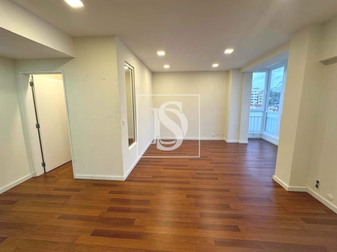 Apartamento T3 para Arrendamento em Carnaxide e Queijas Foto 3